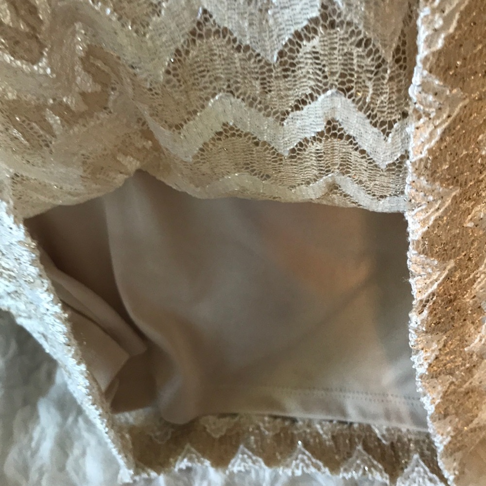 GUC Jessica Howard gold shimmer dress - Picture 5 of 8